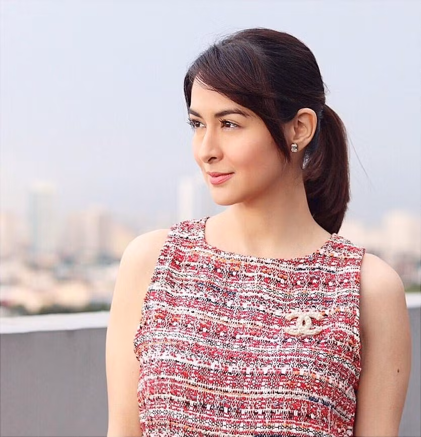 Trước khi trở thành một “bà mẹ bỉm sữa” thì Marian Rivera từng dẫn đầu danh sách minh tinh đẹp nhất Philippines do các ấn phẩm bầu chọn. Thậm chí bà mẹ hai con còn được coi như biểu tượng của phụ nữ của đất nước này. 