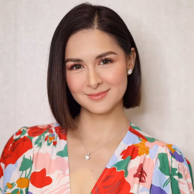 " Mỹ nhân đẹp nhất Philippines" Marian Rivera hiện vẫn là một trong những bà mẹ hot nhất châu Á. Vì đã trở thành mẹ 2 con nên phong cách của mỹ nhân này cũng trở nên kín đáo hơn.