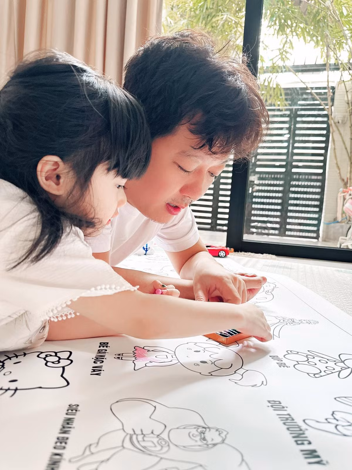 Trường Giang cho biết con gái có ngoại hình giống mẹ nhưng tính cách lại nhí nhố, hài hước y hệt bố.