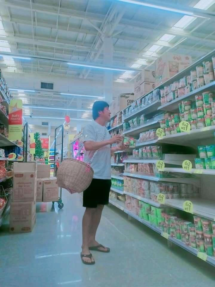 Thái Lan bắt đầu áp dụng lệnh cấm túi nilon tại các cửa hàng, siêu thị lớn từ ngày 1/1/2020. Chiến dịch này hướng tới mục tiêu cấm hoàn toàn túi nhựa tại Thái Lan vào năm 2021 để giảm thiểu rác thải.