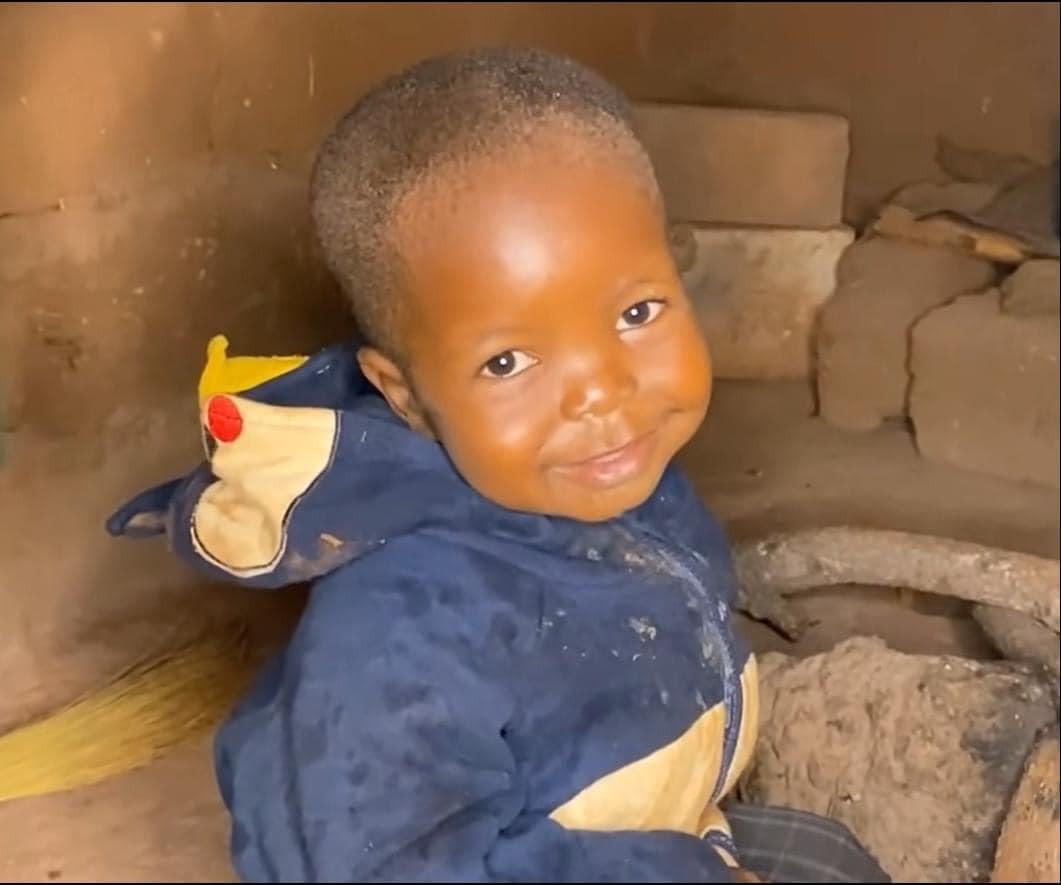 Nụ cười thay đổi cuộc đời của Lôi con ngày gặp Quang Linh Nu cuoi thay doi cuoc doi cua Loi con ngay gap Quang Linh