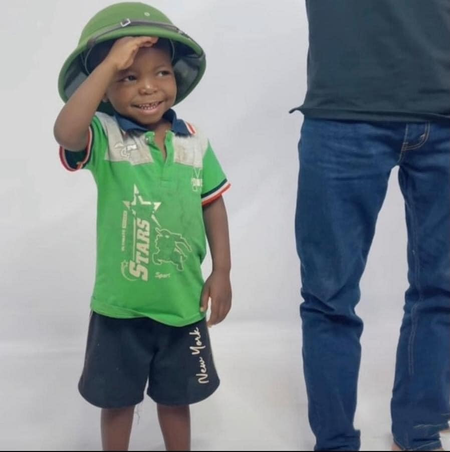 Thời điểm đó, Qaung Linh bảo cười là cười rất nhiệt tình. Từ đó, Lôi Con đã trở thành "đệ tử ruột", được chú Linh rất cưng chiều, chăm sóc không khác gì con ruột của mình.