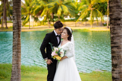 Chuyện cũ chưa qua, chuyện không may khác lại ập đến, mới đây cô Nguyễn Thị Hoa còn bị một người đàn ông tự nhận là chồng cũ quay clip nói xấu. Người này cho rằng, cô Hoa vội vàng ly hôn mình để lấy trai trẻ.