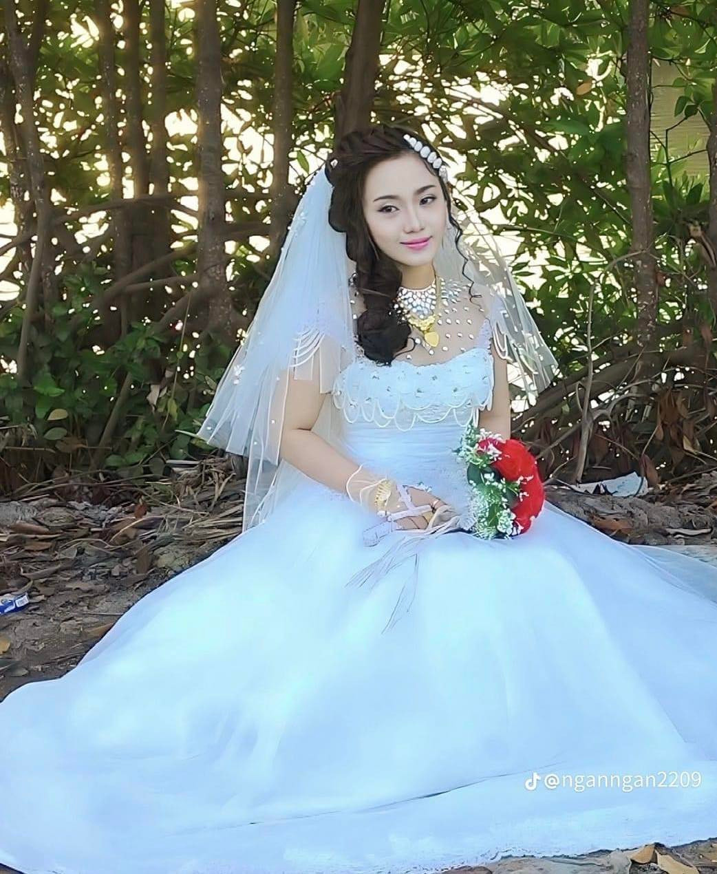 Chụp ảnh ngoại cảnh với hàng rào, không cần setup bố cục cầu kì...