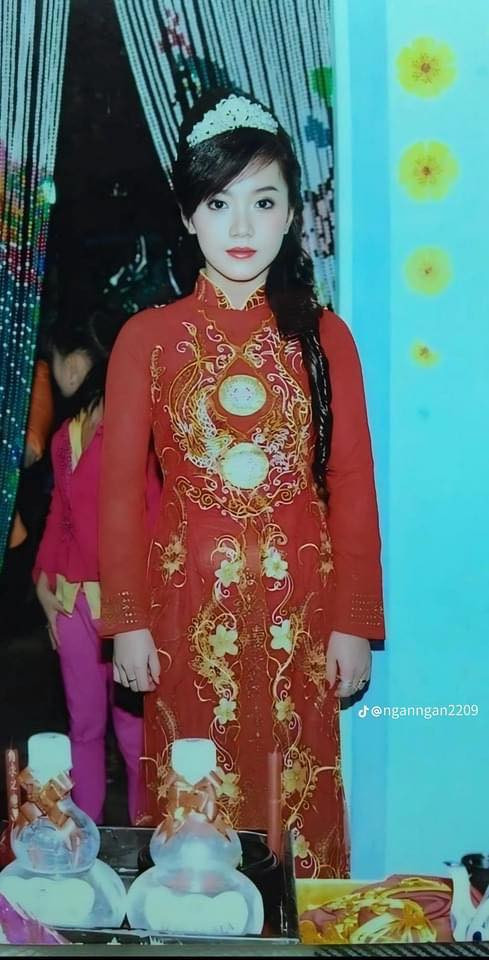 "Nhan sắc cô dâu mà để makeup như bây giờ thì không thua kém gì các hot girl" - 1 tài khoản bình luận dưới bài đăng.