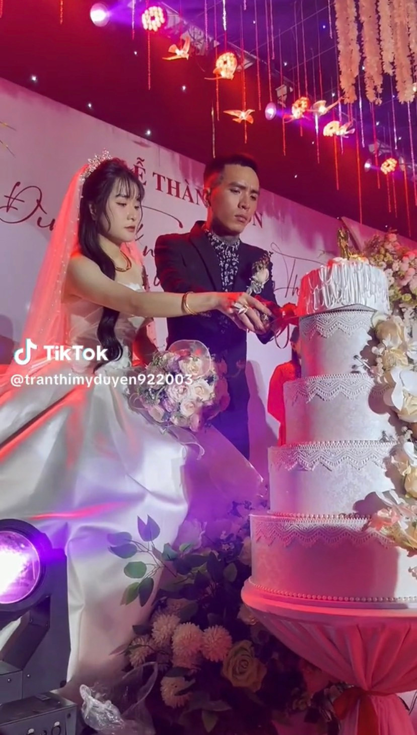 Lễ thành hôn của cặp đôi diễn ra vào ngày 14/3.