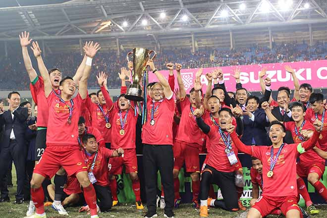 AFF Cup de bi hoan vi COVID-19: “Ong lon” Viet nao thiet hai nang nhat?