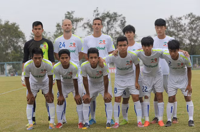 Doi bong nao tre nhat V.League 2015?-Hinh-2