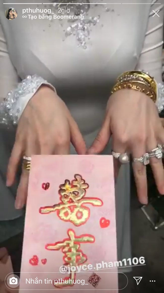 Đầu tháng 8/2019, ái nữ nhà Minh Nhựa, Joyce Phạm chính thức lên xe hoa về nhà chồng. Đám cưới con gái của đại gia siêu xe tất nhiên không tầm thường, rich kid được bố đưa vào lễ đường bằng siêu xe 80 tỷ.