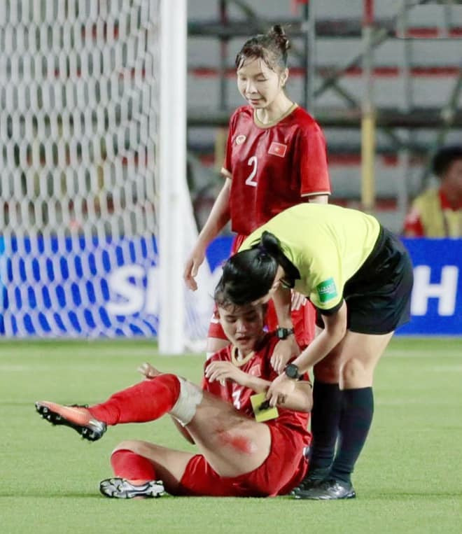 Tuy nhiên, để giành được tấm HCV SEA Games, các cô gái của tuyển nữ Việt Nam đã có một hành trình đầy máu và nước mắt.