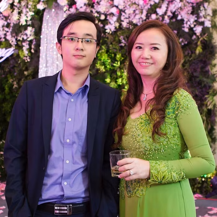 Em trai hot girl Midu được thừa hưởng nhiều nét đẹp từ mẹ.