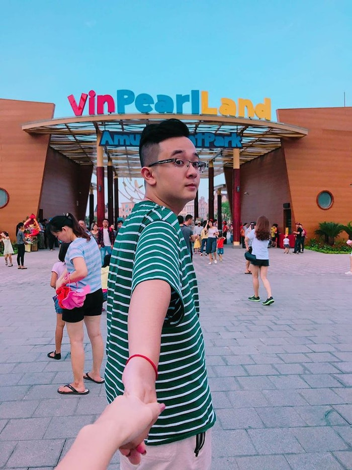 Bên cạnh đó, Trung Hiếu còn khiến nhiều người trầm trồ với bảng thành tích học tập đáng ngưỡng mộ. Được biết, thời còn đi học, em trai Midu từng xuất sắc nhận được học bổng của trường Đại học Việt Đức (VGU) với điểm thi đầu vào đạt 90,8 %.