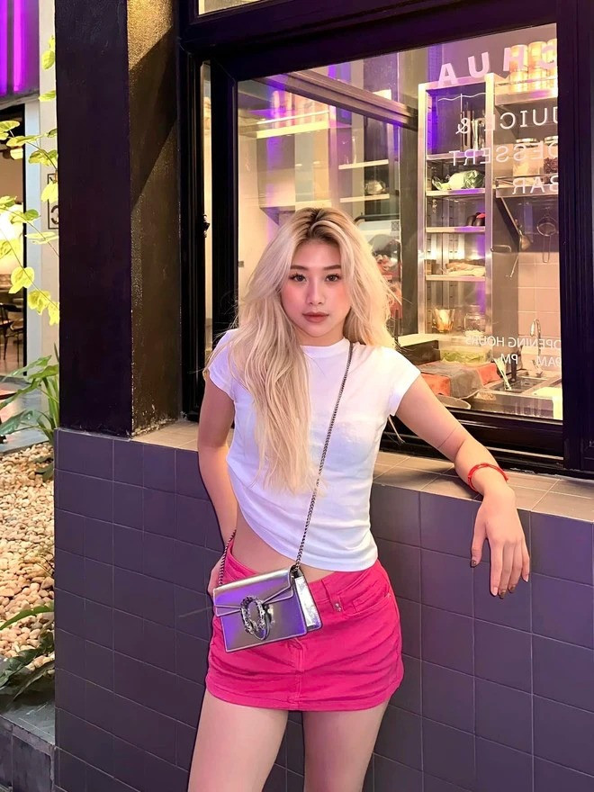 Sau ồn ào chuyện "thu phế", Như Phương tuyên bố giải nghệ ở tuổi 20 và tập trung làm nội dung trên TikTok.