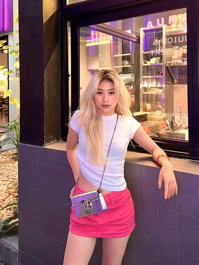 Sau ồn ào chuyện "thu phế", Như Phương tuyên bố giải nghệ ở tuổi 20 và tập trung làm nội dung trên TikTok.