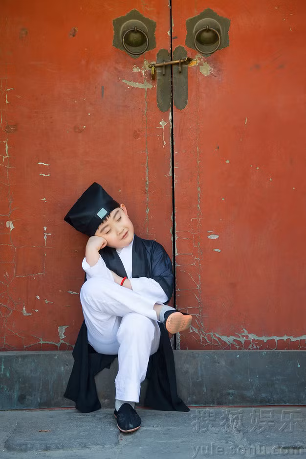 Xem thêm một số hình ảnh khác về tình bạn của những đạo sĩ nhí: