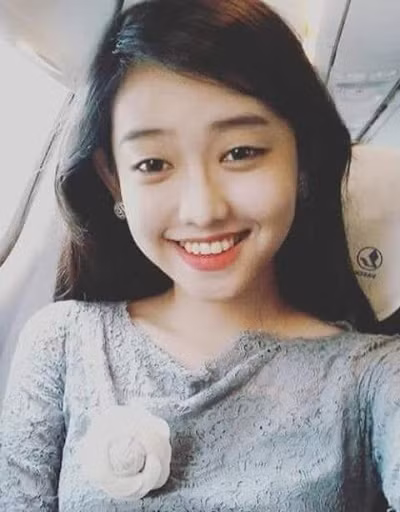 Tương tự Võ Ngọc Trân thì Thuý Vi cũng được liệt vào danh sách hot girl mạng xã hội bị ghét vì phẫu thuật thẩm mĩ. Thời gian gần đây, cô nàng thậm chí còn phải kêu cứu vì bị nhiều người tấn công trang cá nhân.