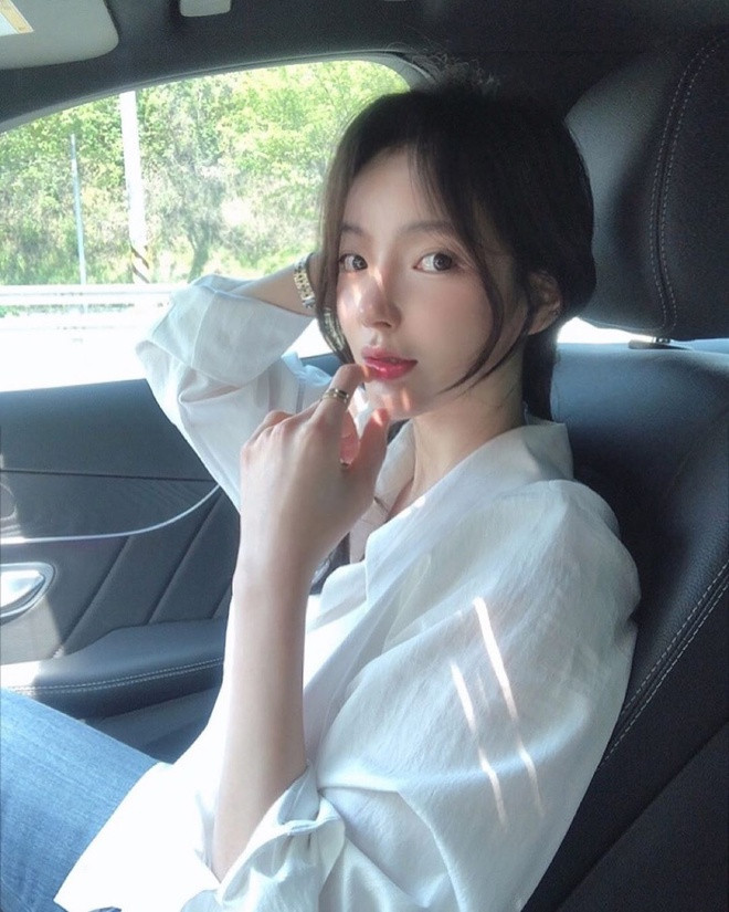 Trang cá nhân của cô hiện tại có gần 100.000 follower.