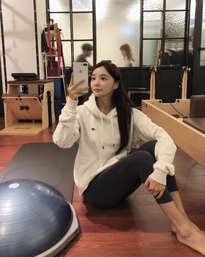 Cô từng tham gia nhiều cuộc thi người mẫu, thể hình như Monster Zym, Musclemania Champion... và xuất hiện trên nhiều tạp chí, chương trình sức khỏe, làm đẹp.