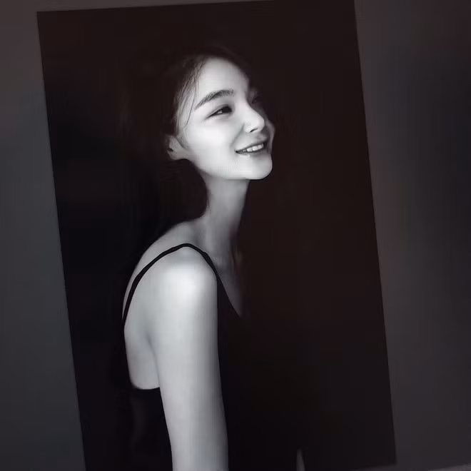 Hình ảnh so sánh quá khứ và hiện tại của 9X khiến nhiều người ngỡ ngàng.