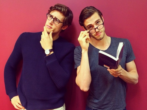 Ngoài ra, Jordan và Zac không bỏ bê việc học hành. Cả hai đều rất mê đọc sách.