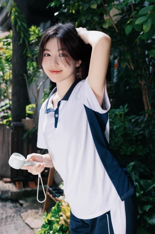 Sở hữu chiều cao lý tưởng và hình thể đẹp, trước nay Lọ Lem luôn lựa chọn phong cách thời trang nữ tính, dịu dàng.