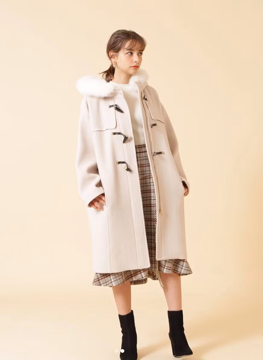 Ngoại hình bắt mắt, hot girl lại được kỳ vọng tương lai sẽ lấn sân sang lĩnh vực âm nhạc, trở thành thần tượng của giới trẻ. Nhiều công ty giải trí ở Nhật Bản và Trung Quốc cũng đang "để mắt" tới Lina. Tuy vậy, bản thân người đẹp vẫn gắn bó với ngành thời trang, chưa có dự định chuyển hướng sang các lĩnh vực khác.