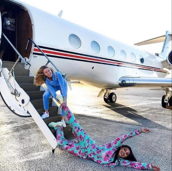 Trend "ngã nhào ra đất" được hội con nhà giàu yêu thích bởi vừa hay ho lại khoe được gia thế khủng.