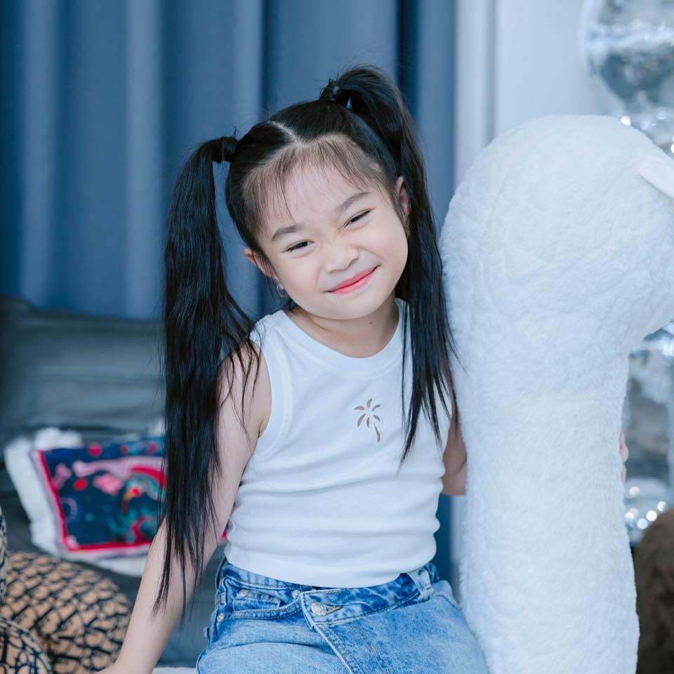 Nhiều người đã để lại bình luận phía dưới những video của Bảo Nhi: "Thế lực nhí mới đây rồi, bé đáng yêu quá", "trời ơi tui nhảy còn thua cả con bé 6 tuổi nữa, Bảo Nhi ơi con có dép không để cô xách".