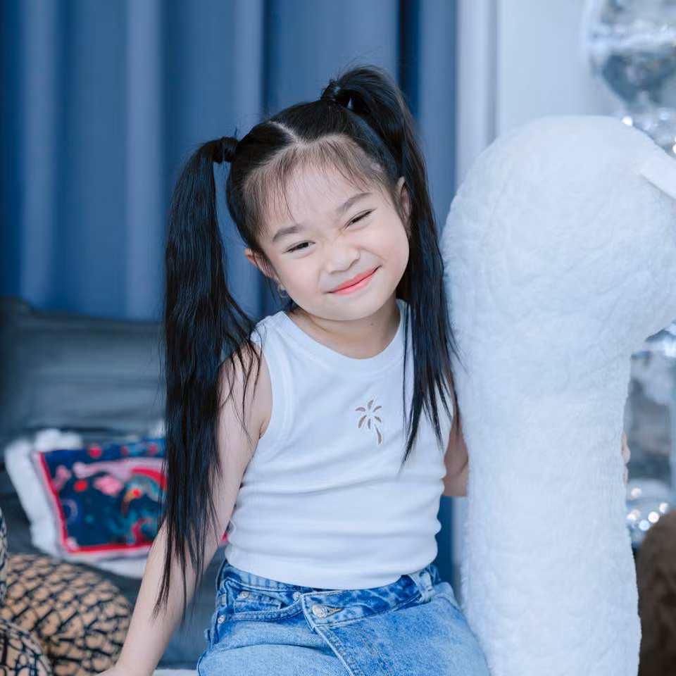 Nhiều người đã để lại bình luận phía dưới những video của Bảo Nhi: "Thế lực nhí mới đây rồi, bé đáng yêu quá", "trời ơi tui nhảy còn thua cả con bé 6 tuổi nữa, Bảo Nhi ơi con có dép không để cô xách".