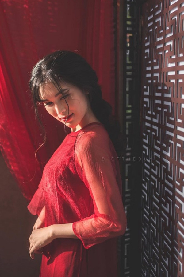 Sau khi quay trở lại trường học, Trâm khiến tất cả phải trầm trồ trước diện mạo hoàn toàn mới của mình. Bạn trai cũ lúc đó mới hối hận, năn nỉ quay lại nhưng cô nàng thẳng thừng từ chối. Vì đã sở hữu ngoại hình xinh đẹp nên lúc đó, hot girl cũng nhận được rất nhiều lời tỏ tình của các bạn nam trong và ngoài trường.