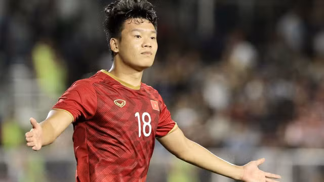 Duc Huy doi mac do ngu di bao sau chien thang U22 Viet Nam gay sot