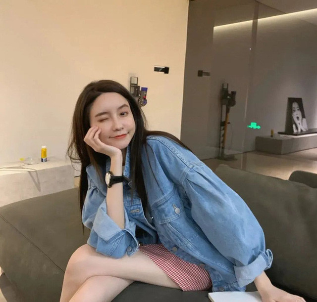 Đồng thời, Trương Đại Dịch đã nhấn mạnh, ảnh hưởng của những người nổi tiếng trên Internet là một trong những nguyên nhân khiến các hotgirl mạng như cô thành công. Những người nổi tiếng trên Internet không "cao vời vợi" như các thần tượng hay nghệ sĩ khác. Và vì vậy, họ tạo ra sự gần gũi, thân thiện với người dùng mạng. Vào thời điểm Trương Đại Dịch vừa mở trang cá nhân trên Weibo, cô chỉ có hơn 200.000 người hâm mộ. Theo thời gian, đến hiện tại Trương Đại Dịch đã có hơn 11 triệu người theo dõi. Họ yêu thích phong cách thời trang của cô, tỷ lệ mua quần áo giống hệt cô gần như 100%.