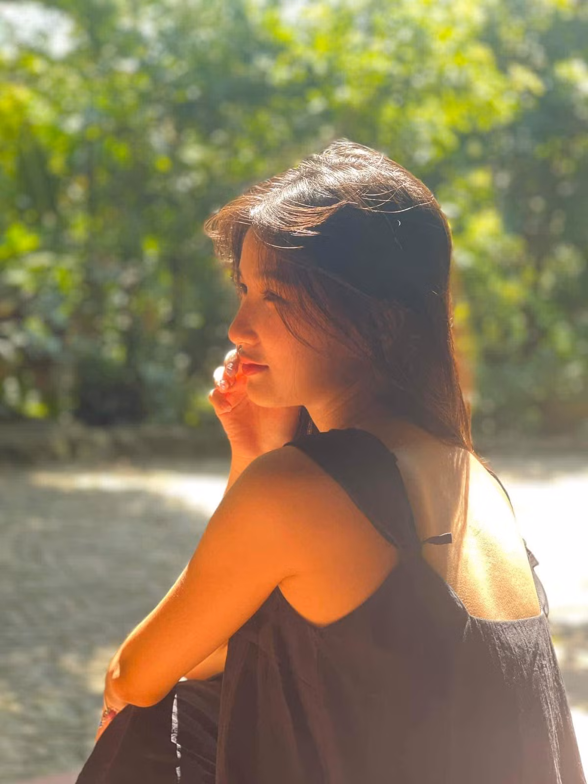 Trà My sở hữu những đường nét nhẹ nhàng, nàng thơ.