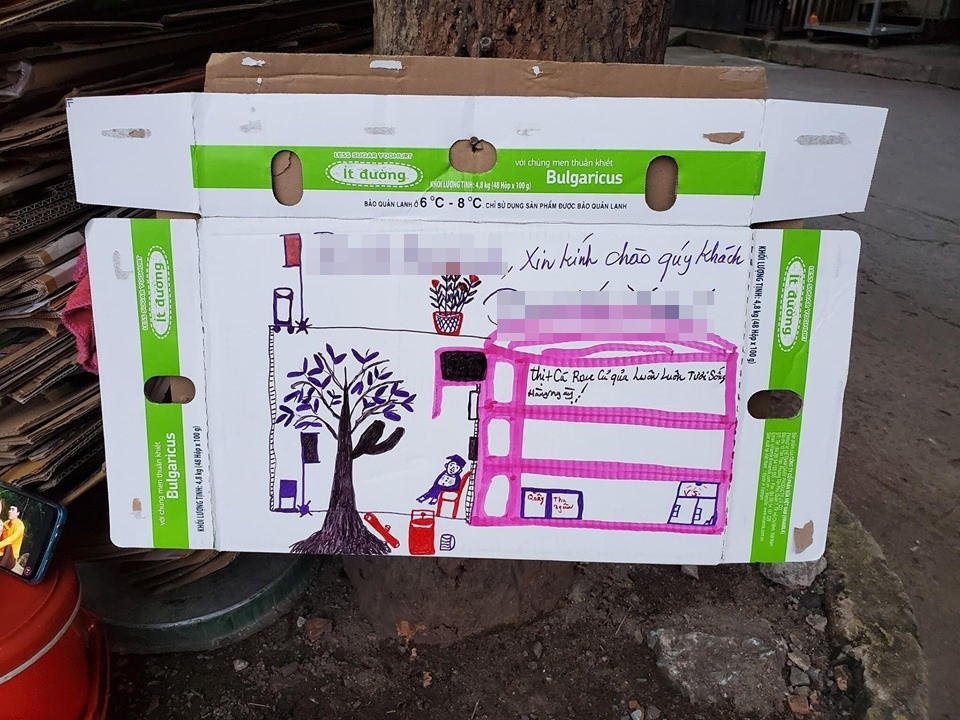 Giữa sự bon chen, xô bồ của cuộc sống hiện đại, hình ảnh giản dị về bác bảo vệ để lại ấn tượng trong tâm trí của nhiều người. Mời quý độc giả đón xem thêm video Nữ sinh vẽ truyền thần làm "chao đảo" cộng đồng - Nguồn: KÊNH VTC1