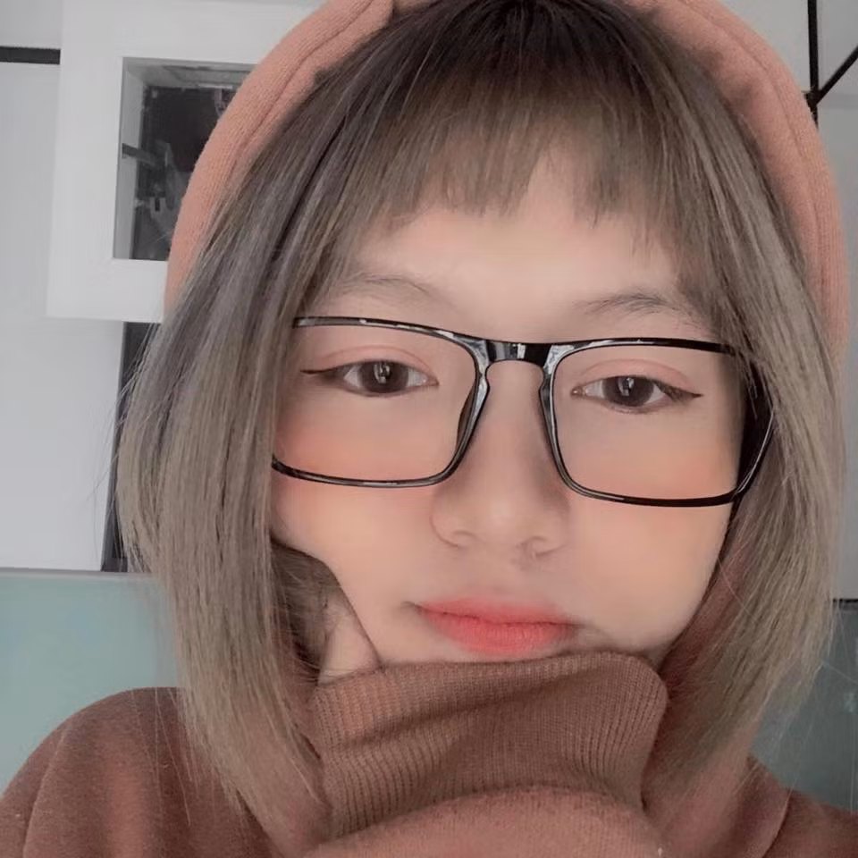 Box Đậu (tên thật: Đậu Thùy Trâm) là thành viên của đội tuyển Box Gaming.