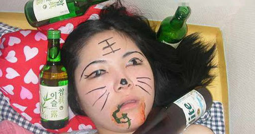 Đừng nên say khi chồng vẫn còn tỉnh vì những người đàn ông của bạn dù yêu bạn đến đâu nhưng vẫn thích thú với những trò đùa mà thôi.