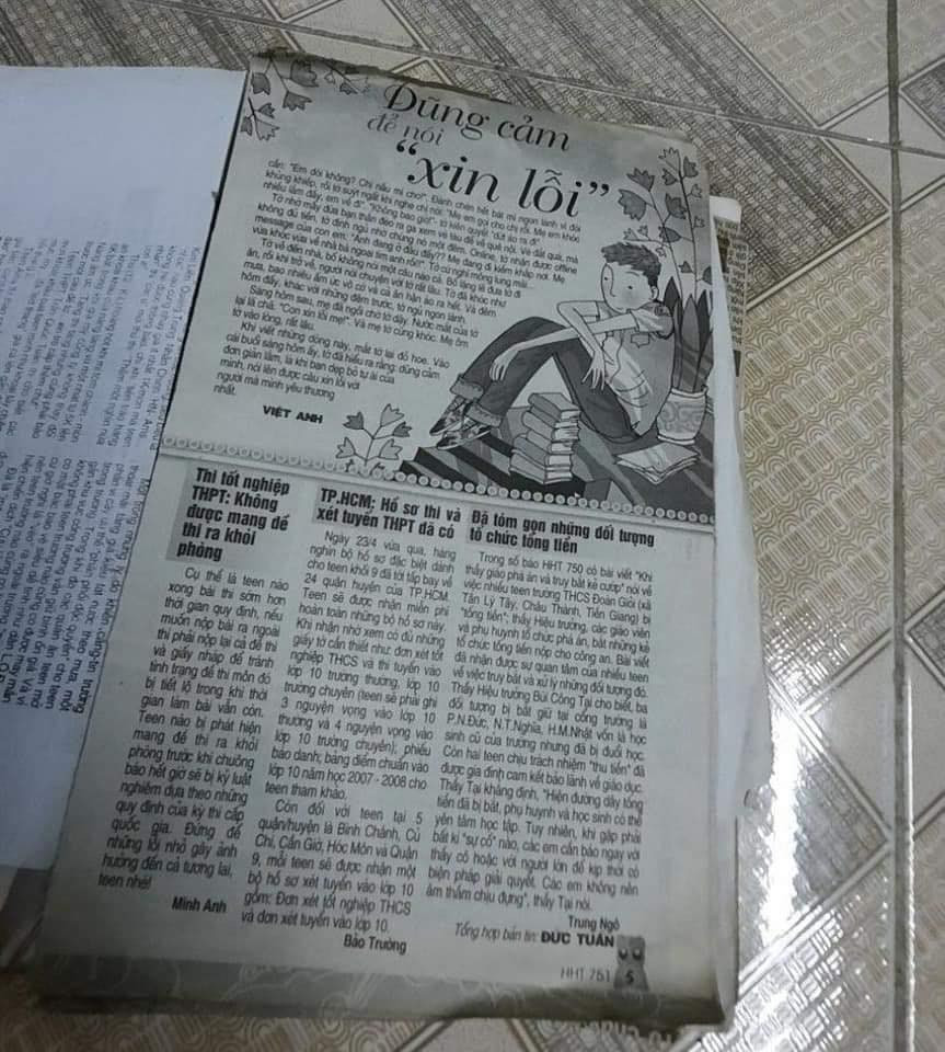 "Ngày xưa em cũng sưu tập Hoa Học Trò nhiều lắm, cứ sáng thứ 2 đi học về là chạy vôi ra tiệm báo mua rồi đọc ngấu nghiến. Hôm nào không có tiền thì phải mượn bạn đọc, nghĩ lại thấy vui thật. Giờ trẻ con chẳng còn đọc báo giấy như mình nữa" - Facebooker có tên G.K bình luận.