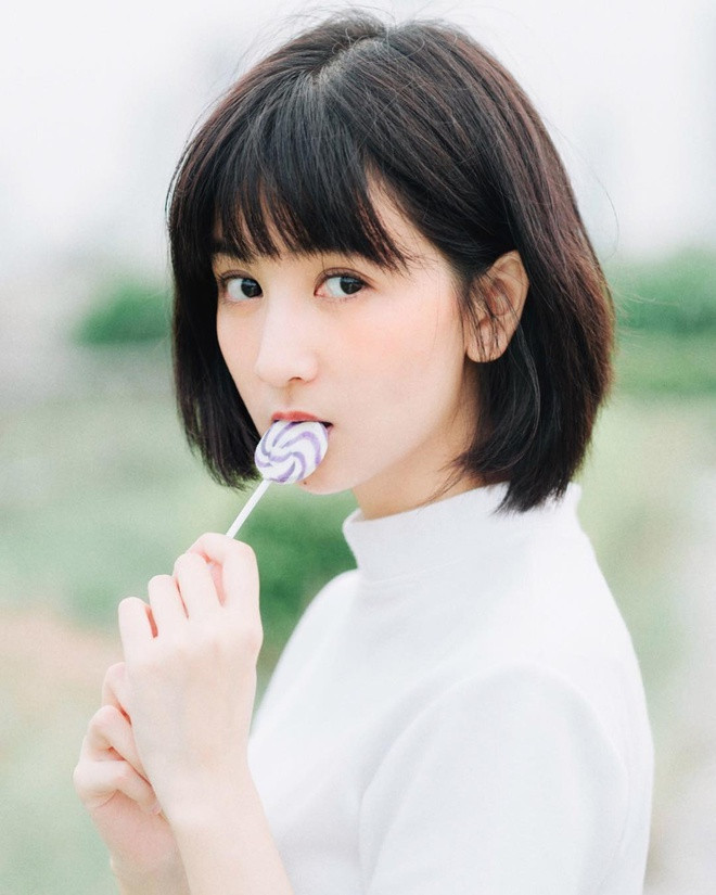 Jantima Sae-ear từng là sinh viên ngành Tiếng Anh chuyên ngành Thương mại tại ĐH Khon Kaen, Thái Lan. Bởi có vốn tiếng anh tốt nên khi còn làm việc tại FAT, cô kiêm luôn cả vị trí phiên dịch cho các đoàn thể thao.