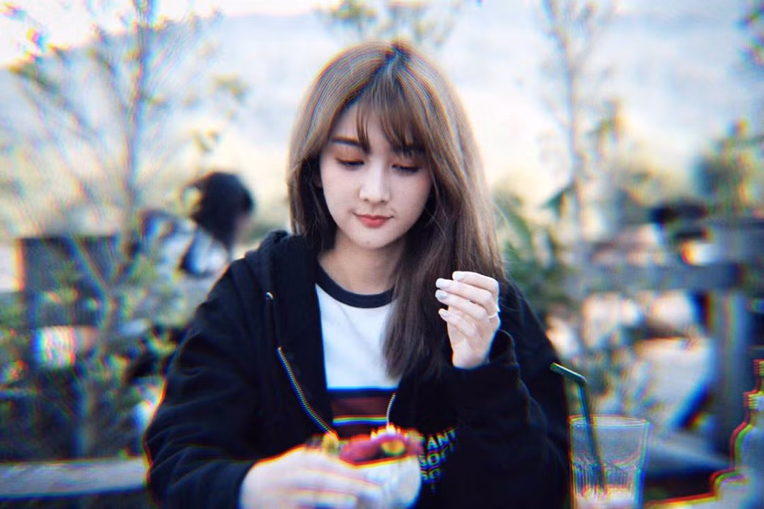 Hiện tại, Jantima Sae-ear đang là thực tập sinh tại GMM Grammy - công ty giải trí truyền thông nổi tiếng của Thái Lan. Cô nàng xuất hiện tại VCK U23 Châu Á năm nay trong vai trò là cộng tác viên. Dù không còn làm công việc liên quan đến thể thao nhưng nữ điều phối viên của tuyển U23 Việt Nam vẫn được gọi với cái tên "Hot girl điều phối bóng đá".