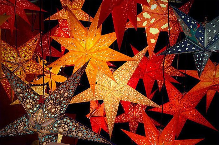 Trung thu này sẽ huyền ảo và đáng nhớ hơn với những chiếc lá, ngôi sao hay bông tuyết lung linh. Ảnh: sdmedia.vn