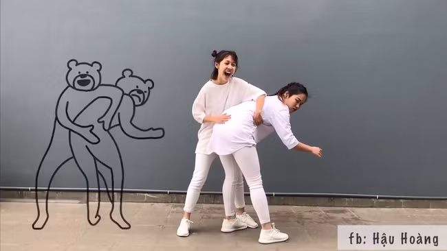 "Tưng tửng", "Lầy lội quá đáng" chính là những từ miêu tả về YouTuber Hoàng Hậu. Những Vlog của cô chia sẻ đủ chuyện từ niềng răng đến việc học Văn cho tới những bức ảnh chế.