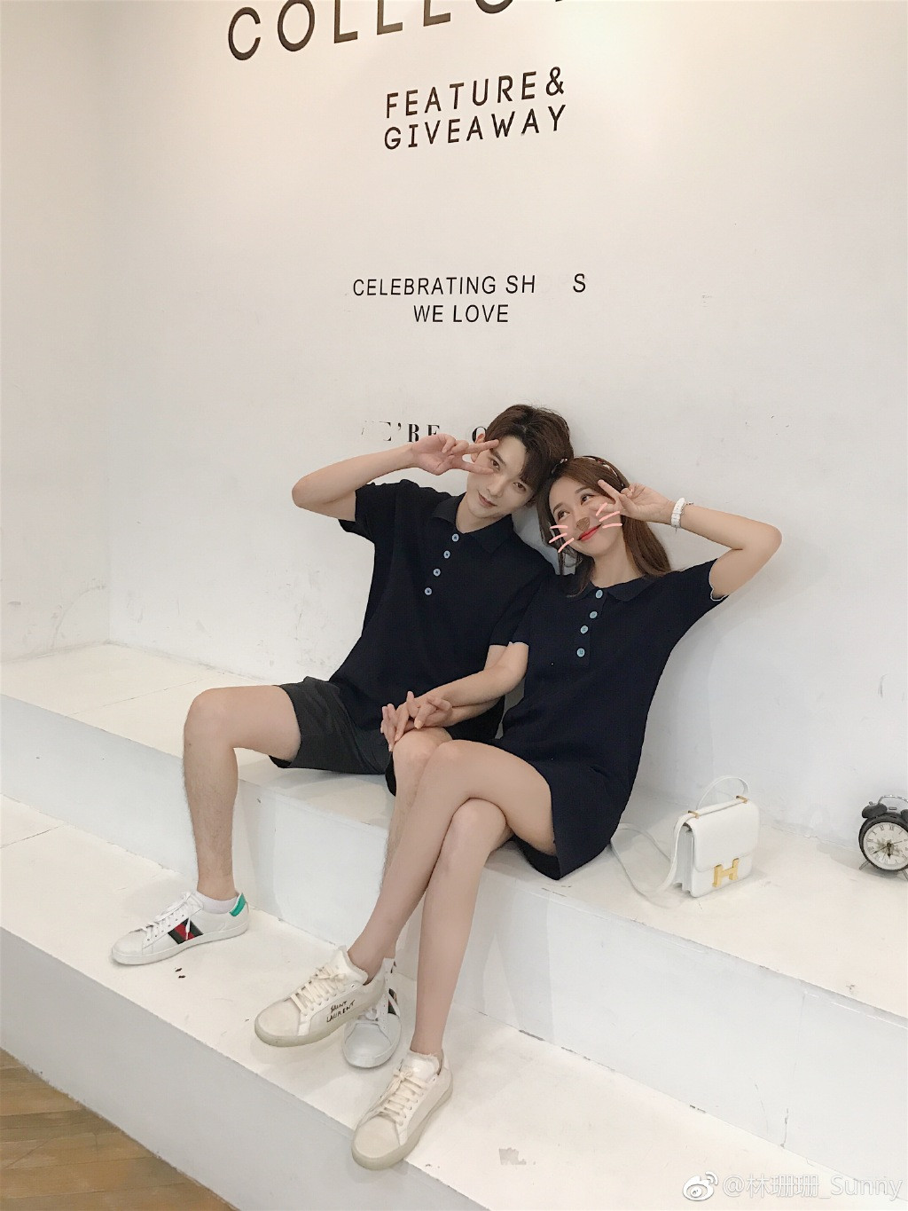 Hot girl Trung Quốc - Lâm San San hiện tại đang chung sống hạnh phúc cùng với người chồng thiếu gia giàu có vùng Đông Bắc. Họ đã kết hôn vào năm 2016, hôn lễ ngôn tình của cặp đôi được chia sẻ rầm rộ trên mạng xã hội trong một thời gian dài.