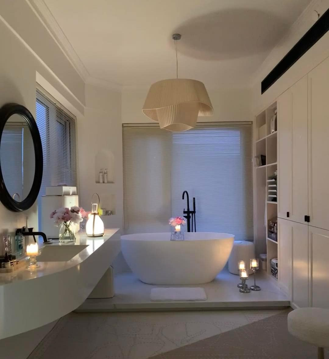 Rất nhiều người bày tỏ sự ngưỡng mộ với sự cố gắng của cặp vợ chồng này: "Uầy mình cũng muốn có một căn nhà như vậy", "ước có người cùng nắm tay phấn đấu".