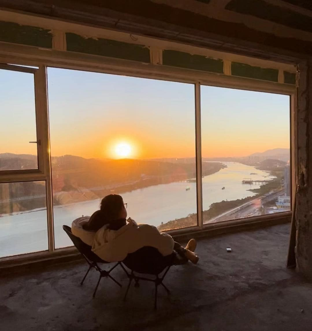 Từ những ý tưởng đầu tiên.