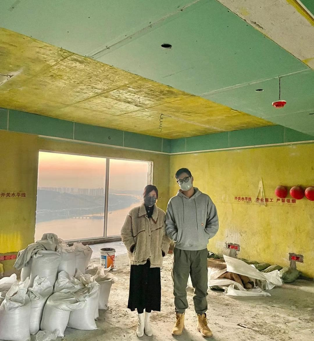 Cả 2 cùng nhau đi xem nhà, bắt tay xây dựng và lên ý tưởng từ khi căn nhà được bàn giao thô.