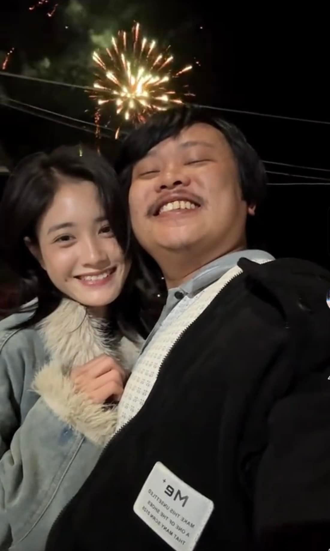 Nếu không nói thì nhiều người không nhận ra cặp đôi phía trên và đây là cùng 2 người.