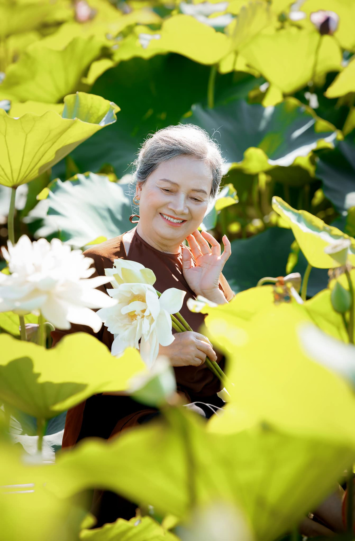 Nhan sắc này chắc thời trẻ cũng khiến rất nhiều người mê đắm.