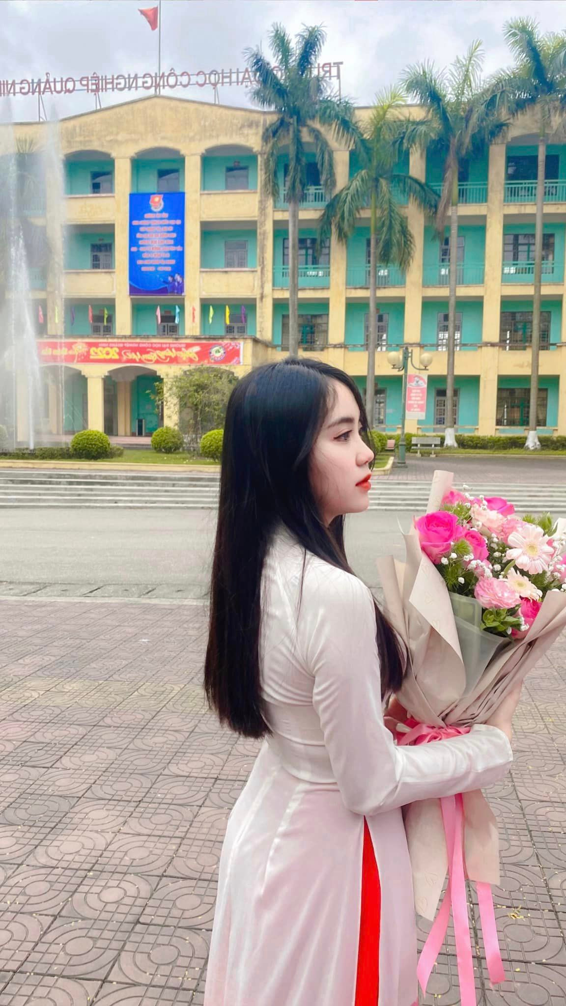 Sau gần 1 năm làm Tiktok, kênh đã có hơn 720.000 người theo dõi. Cùng với đó, fanpage và Facebook cá nhân của cô cũng hơn 200.000 người đang theo dõi, tương tác.