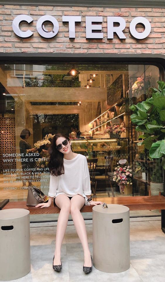 Tháng 2/2019, một đoạn clip dài hơn 1 phút ghi lại hình ảnh một nữ tiếp viên hàng không trình diễn múa trên máy bay thu hút sự quan tâm của cộng đồng mạng.