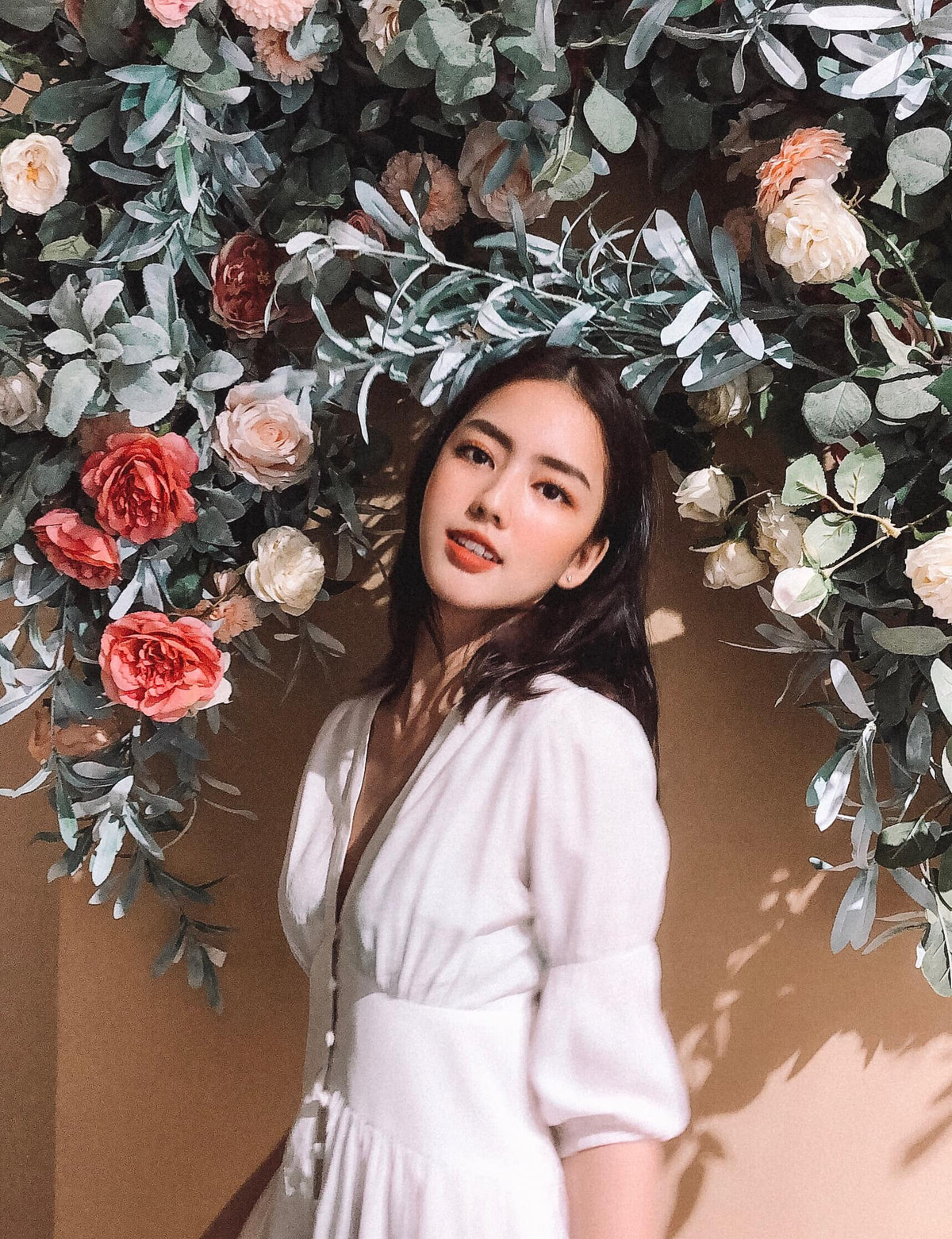 Sau khi nổi tiếng, nữ tiếp viên hàng không nhận được kha khá lời mời chụp mẫu quảng cáo nhưng cô nàng chỉ nhận lời khi cảm thấy phù hợp và cũng không đặt nặng vấn đề thu nhập từ việc làm mẫu ảnh.